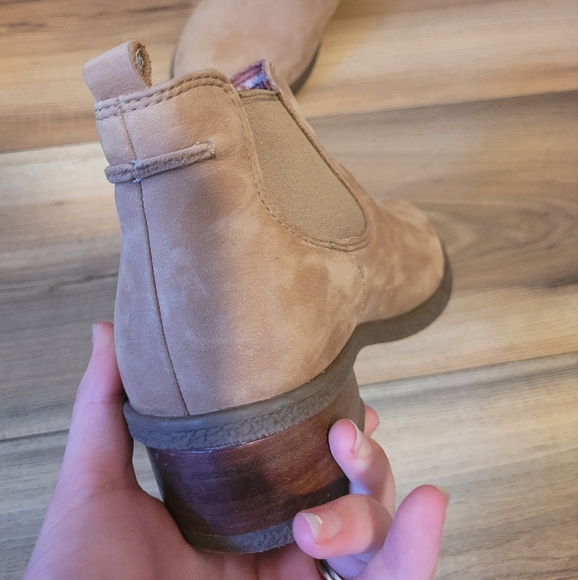 Dansko Bea Waterproof Ankle Boots - Picture 3 of 10